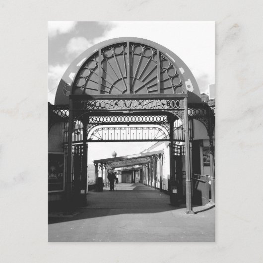 Einfahrt nach North Pier B/W Postkarte (Vorderseite)