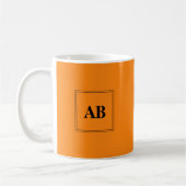 Einfarbige Orange mit Monogramm Kaffeetasse (Links)