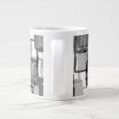 Einfarbige Quadrate Jumbo-Tasse (Rückseite)