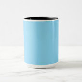 Einfarbiger hellblauer Hintergrund gleichmäßig gef Tasse (Zentrum)