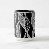 Einfluss (schwarzer Hintergrund) Zweifarbige Tasse (Mittel)