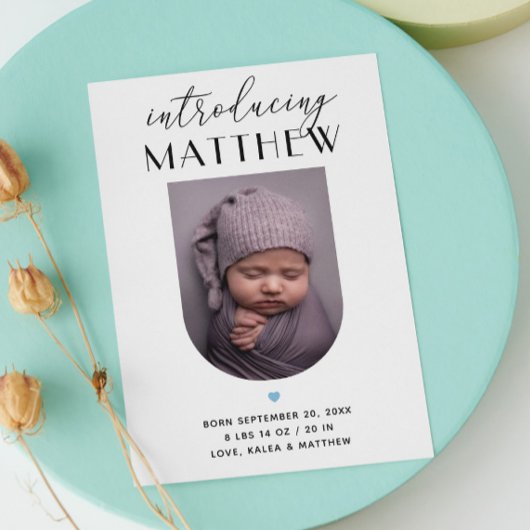 Einführung. Schwarz-Weiß-Schriftzeichen Ankündigung