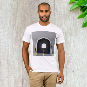 Eingang eines Straßentunnels mit Warnstreifen T-Shirt
