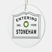 Eingang Massachusetts Stadt Stoneham Keramik Ornament (Links)