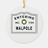 Eingang Massachusetts Stadt Walpole Keramik Ornament (Vorne)