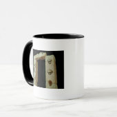 Eingang mit den Schädeln Tasse (Vorderseite Links)