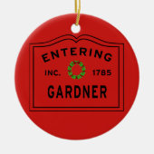 Eingang Stadt Massachusetts Gardner Keramik Ornament (Vorne)