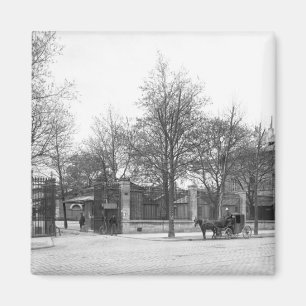 Eingang "zum La Halle ZusatzVins" Quai Magnet