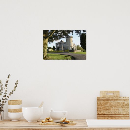 Eingang zum Schloss Dromoland ohne Personen Poster (Küche)