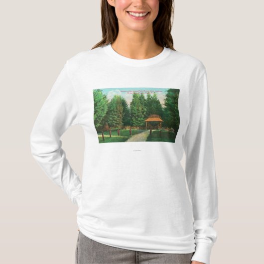 Eingangs-Ansicht zu Guernewood ParkGuernewood, CA T-Shirt (Vorderseite)