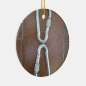 Eingeklemmt: Design der Stahlkarabiner-Verriegelun Keramik Ornament (Rechts)