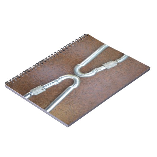 Eingeklemmt: Design der Stahlkarabiner-Verriegelun Notizblock (Linke Seite)