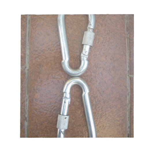 Eingeklemmt: Design der Stahlkarabiner-Verriegelun Notizblock (Vorderseite)