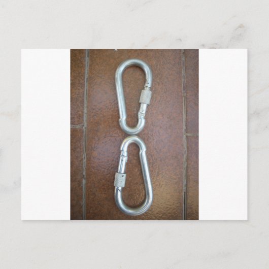 Eingeklemmt: Design der Stahlkarabiner-Verriegelun Postkarte (Vorderseite)