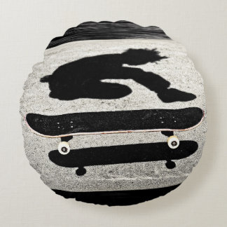 eingeklemmtes Skateboard Rundes Kissen