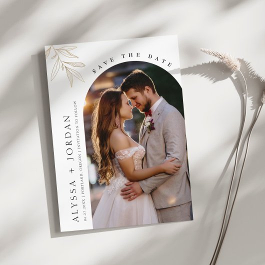 Eingeladene Hochzeitsankündigung mit Blumenbogen u Einladung