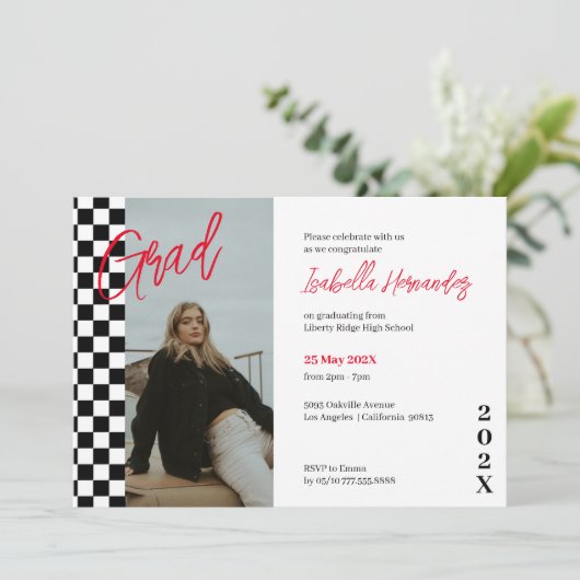 Eingeladener schwarzer und roter Abschluss Einladung (Stehend Vorderseite)