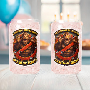 Eingeschaltet und bereit Sasquatch kann Glas trink