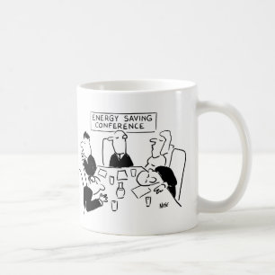 Eingeschlafen auf der Energiesparkonferenz. Ökolog Kaffeetasse