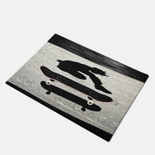 eingeschobenes Skateboard Fußmatte (Schrägansicht)