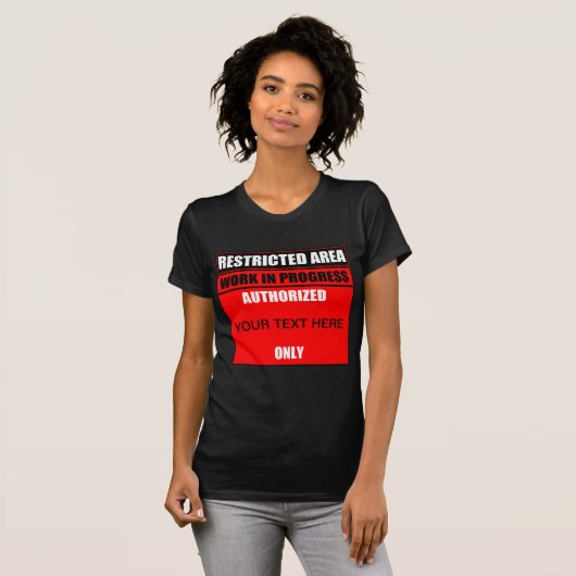 Eingeschränkte Bereichsarbeit im laufenden genehmi T-Shirt (Vorne ganz)