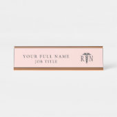 Eingetragene Krankenschwester Blush Pink Medical C Schreibtischnamensplakette (Vorderseite )