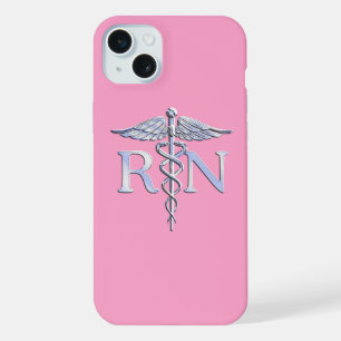 Eingetragene Krankenschwester RN Caduceus auf Pink iPhone 15 Plus Hülle