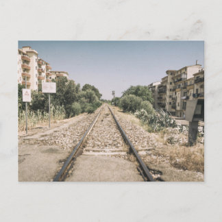 Eingleisige Eisenbahnstrecke in Süditalien Postkarte