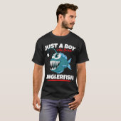 Einheimischer südlicher Junge angelt T-Shirt (Vorne ganz)