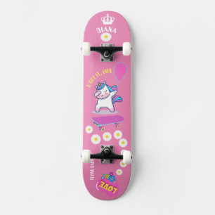 Einhorn auf Skateboard mit personalisierten Bildun
