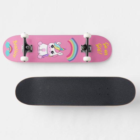 Einhorn auf Skateboard mit personalisierten Bildun (Horizontal)