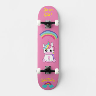 Einhorn auf Skateboard mit personalisierten Bildun