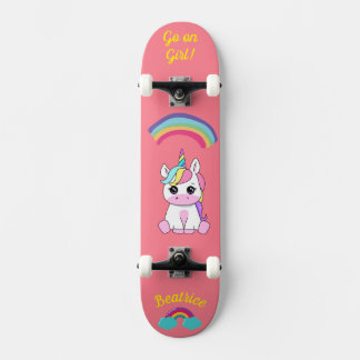 Einhorn auf Skateboard mit personalisierten Bildun
