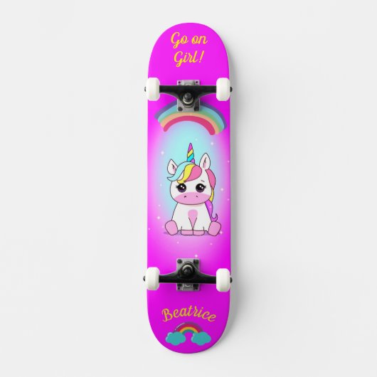 Einhorn auf Skateboard mit personalisierten Bildun (Vorderseite)