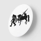 Einhorn, Bigfoot, Jackalope Runde Wanduhr (Winkel)