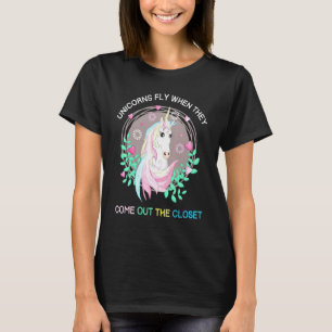 Einhorn fliegt, wenn sie aus dem geschlossenen Ein T-Shirt