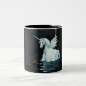 Einhorn im See Zweifarbige Tasse (Mittel)