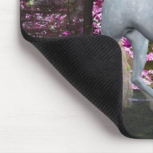 Einhorn in der Waldphantasie Mousepad (Ecke)