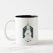 Einhorn in der Yoga-Pose Zweifarbige Tasse (Links)