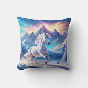 Einhorn in majestätischen, schneebedeckten Bergen Kissen