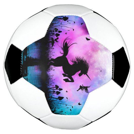 Einhorn mit kleiner Fee Fußball (Gedreht)