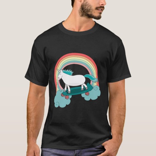Einhorn mit Skateboard T-Shirt (Vorderseite)