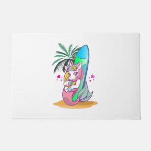 Einhorn mit Surfbrett am Strand Fußmatte