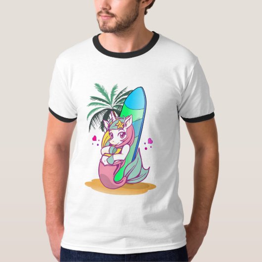 Einhorn mit Surfbrett am Strand T-Shirt (Vorderseite)