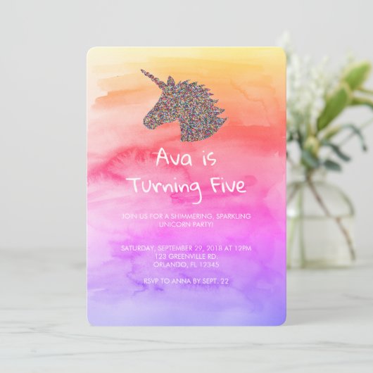 Einhorn-Regenbogen-Sprinklen Einladung zum Geburts (Stehend Vorderseite)