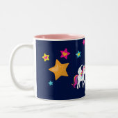 Einhorn-Regenbogen-Sterne. Feenhafte Zweifarbige Tasse (Links)