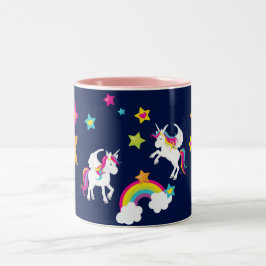 Einhorn-Regenbogen-Sterne. Feenhafte Zweifarbige Tasse