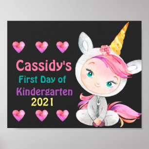 Einhorn süßes Mädchen am ersten Schultag auf der T Poster