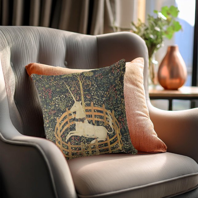 Einhorn-Tapisserien - Klassische Tapisserie Kissen (Von Creator hochgeladen)