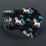 Einhorn-Träume Krawatte<br><div class="desc">Niedlicher und kleiner Unicorn mit dem drei-farbigen Haarreiten durch den Himmel und durch blaue Wolken,  Herzen und Sterne umgeben. Wenn Sie ein Träumer sind,  werden Sie Liebe dieser Unicornentwurf; holen Sie Magie zu Ihrem Leben. Ideal für junge Leute mit vieler Fantasie</div>